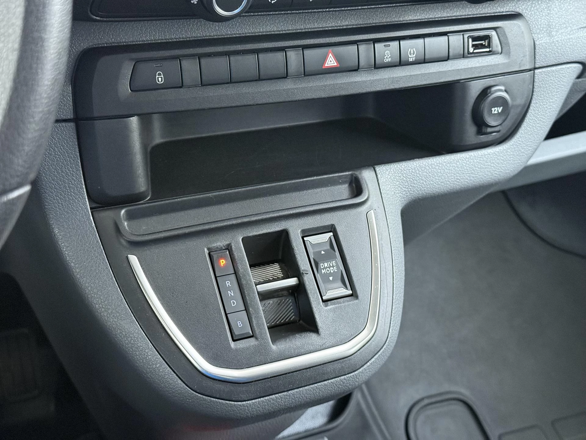 Opel-Vivaro-e-image-19