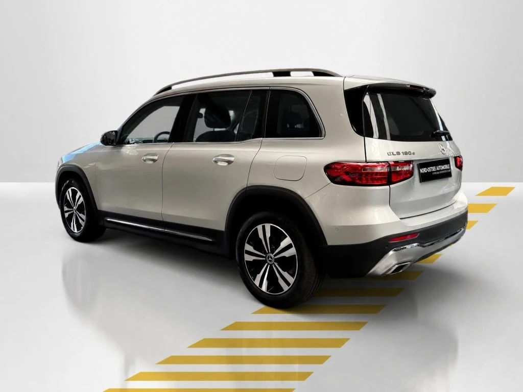 Mercedes-Benz-GLB 180 d-image-12