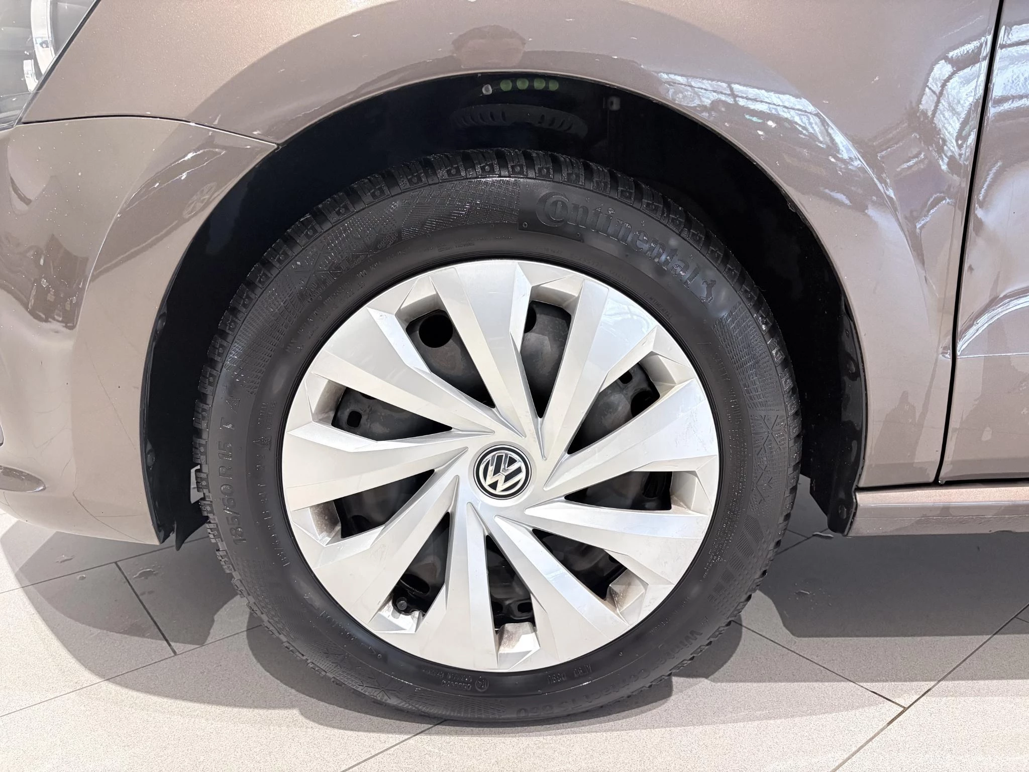 Volkswagen-Polo-image-1