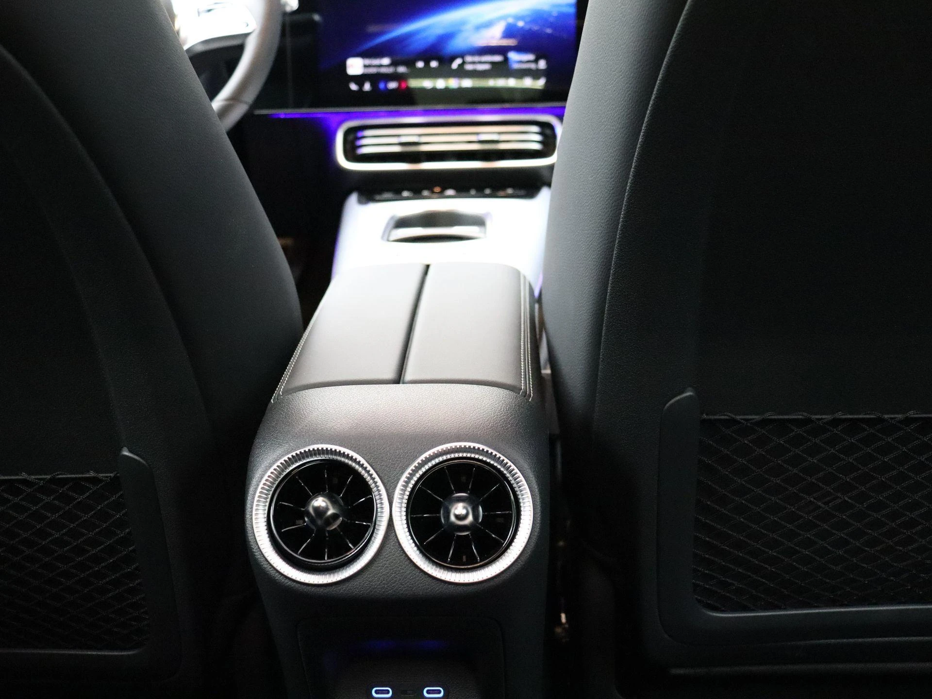 Mercedes-Benz-CLA-image-22