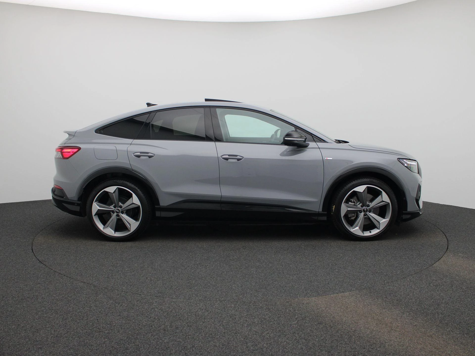 Audi-Q4 Sportback e-tron-image-5