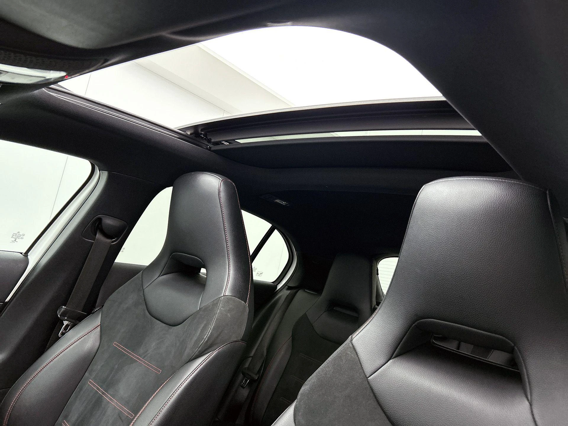 Mercedes-Benz-A-Klasse-image-32