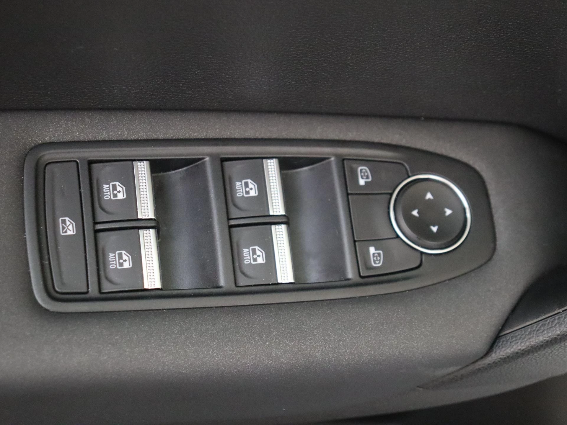 Renault-Captur-image-26