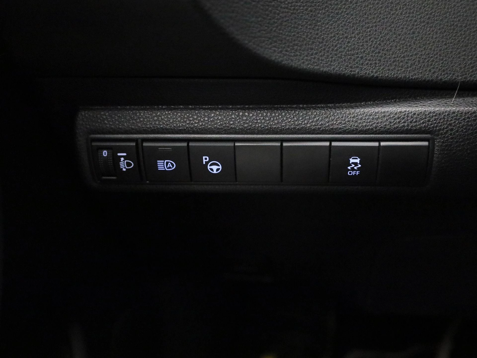 Toyota-Corolla Touring Sports-image-25