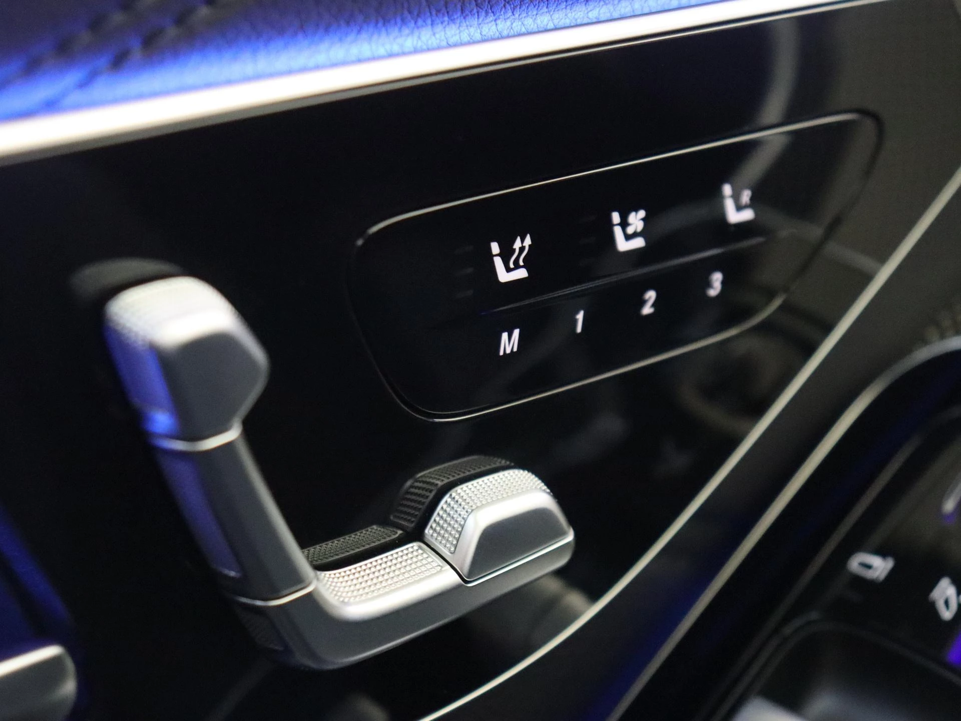 Mercedes-Benz-S-Klasse-image-30