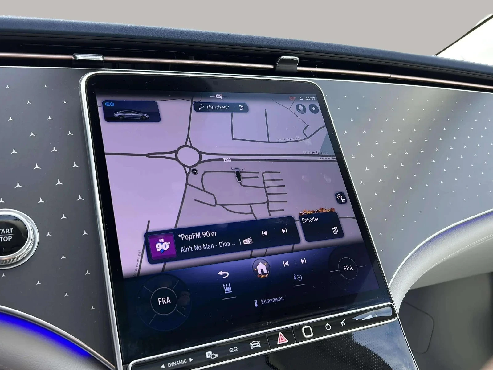 Mercedes-Benz-EQE-image-17