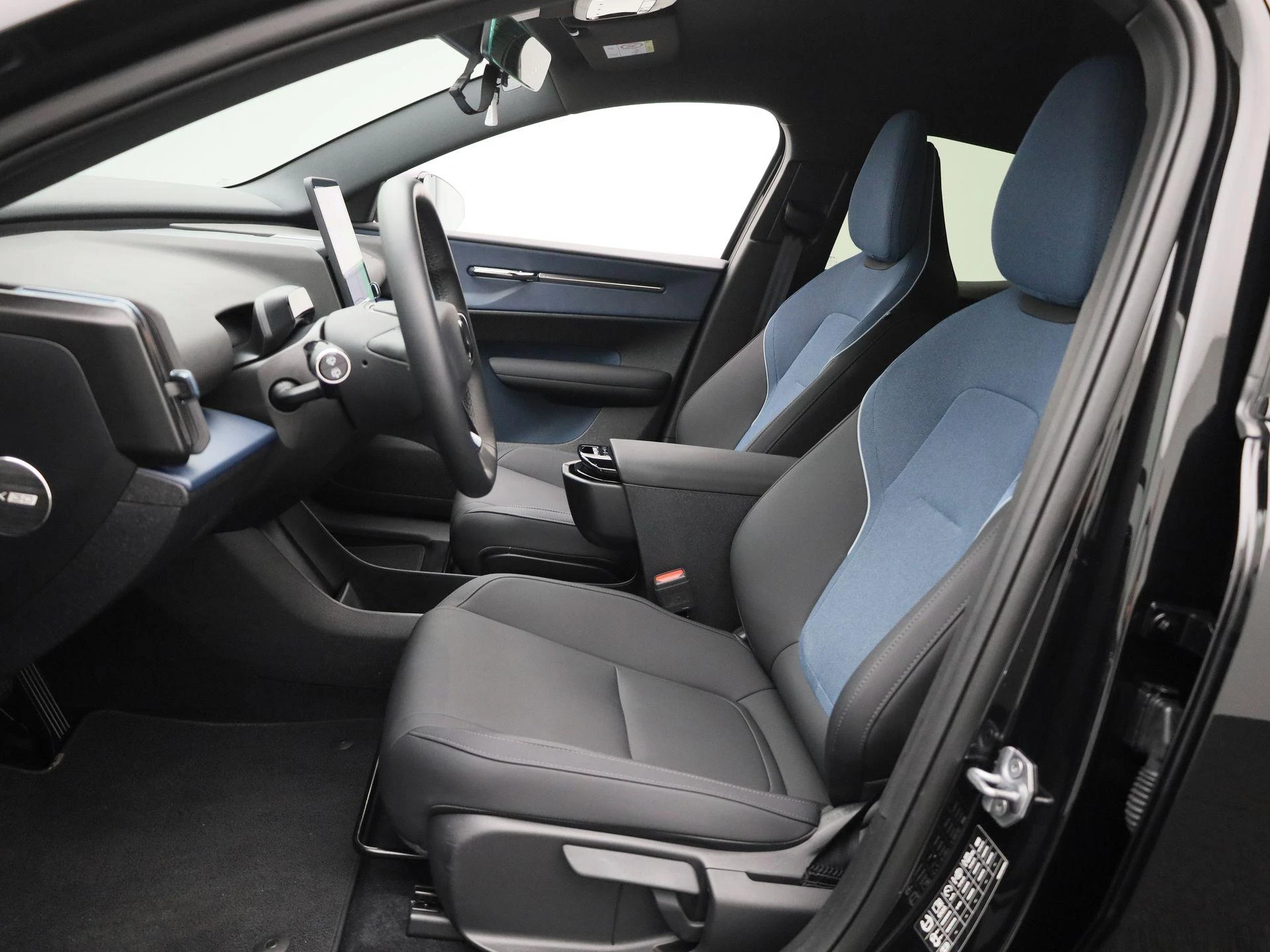 Volvo-EX30-image-12
