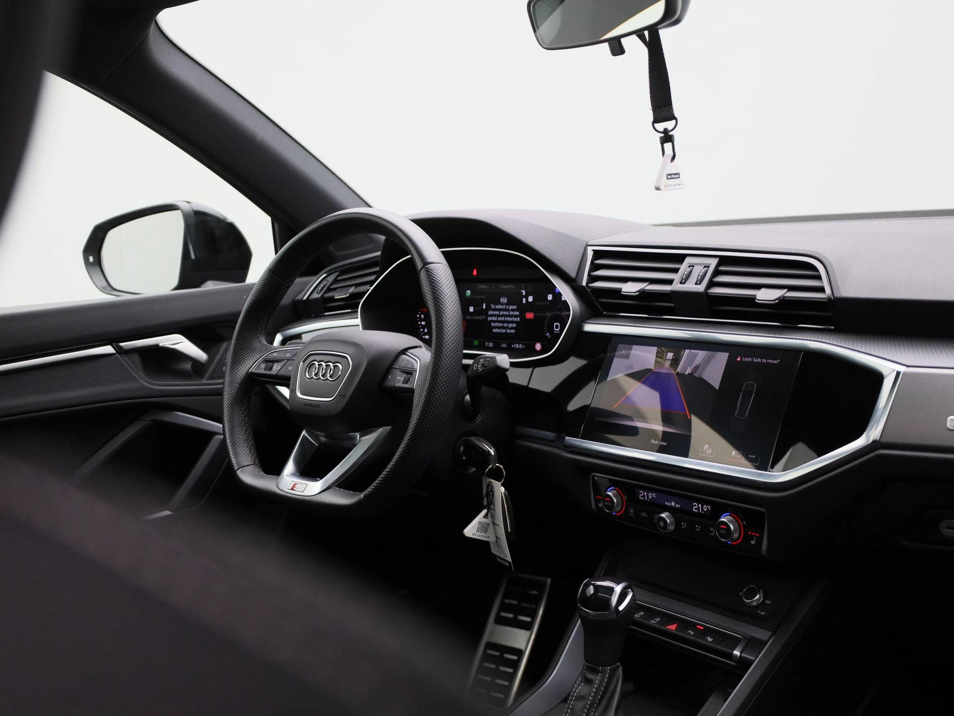 Audi-Q3-image-36