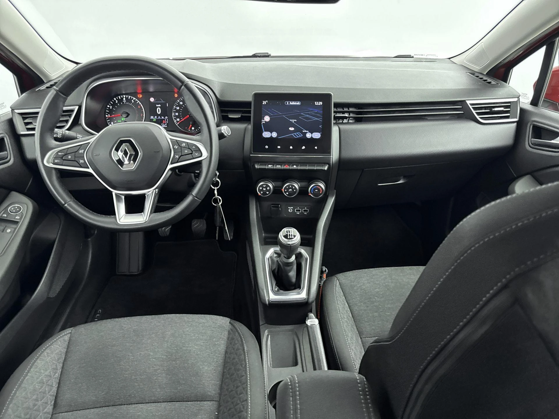 Renault-Clio-image-17