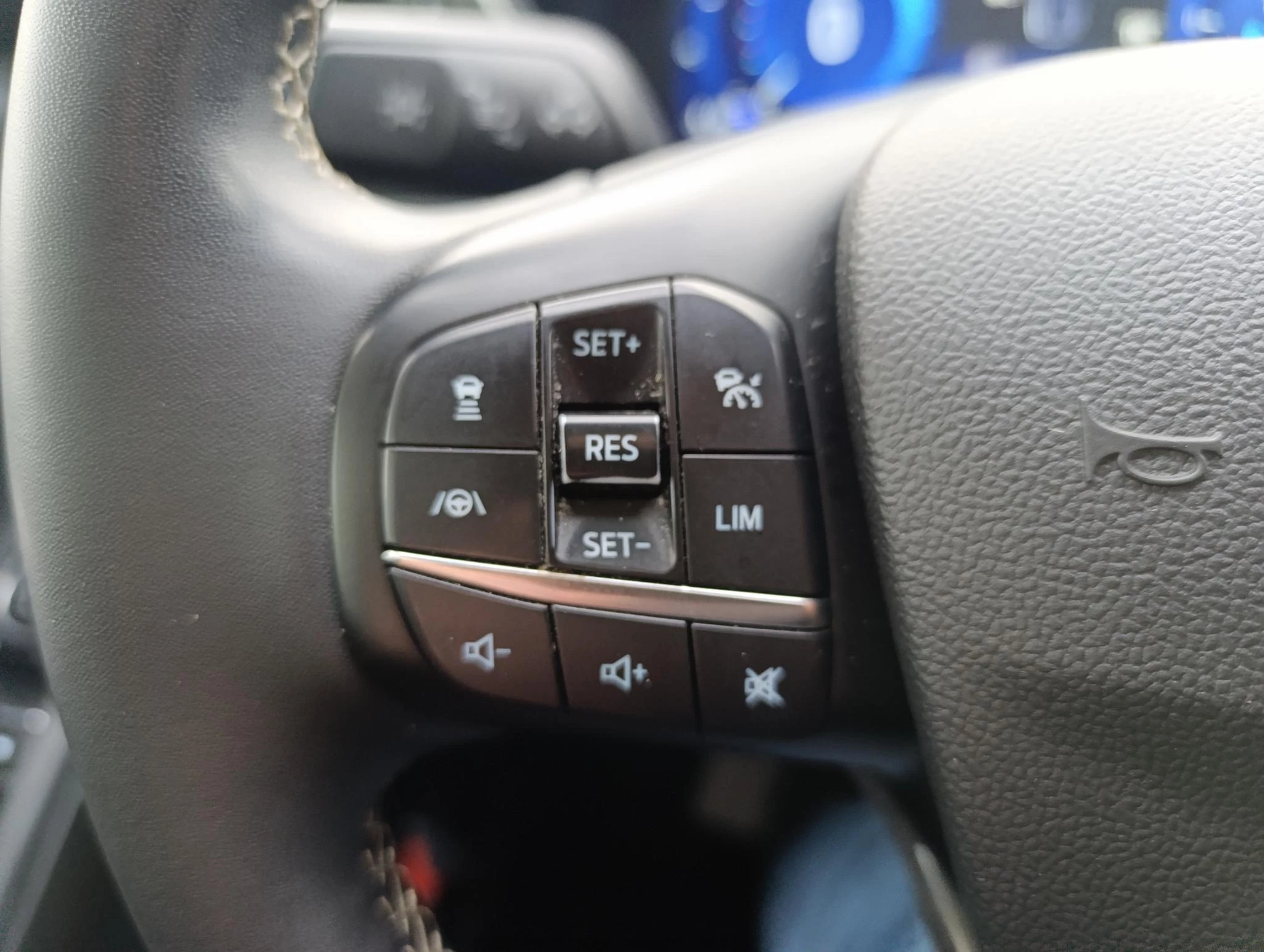 Ford-Kuga-image-25