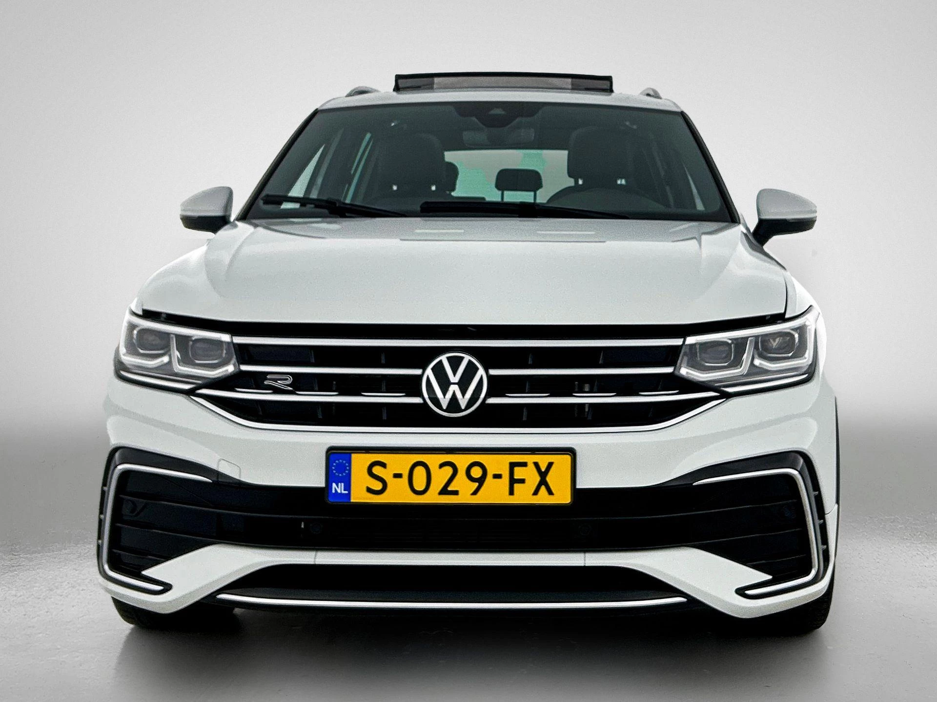 Volkswagen-Tiguan-image-4