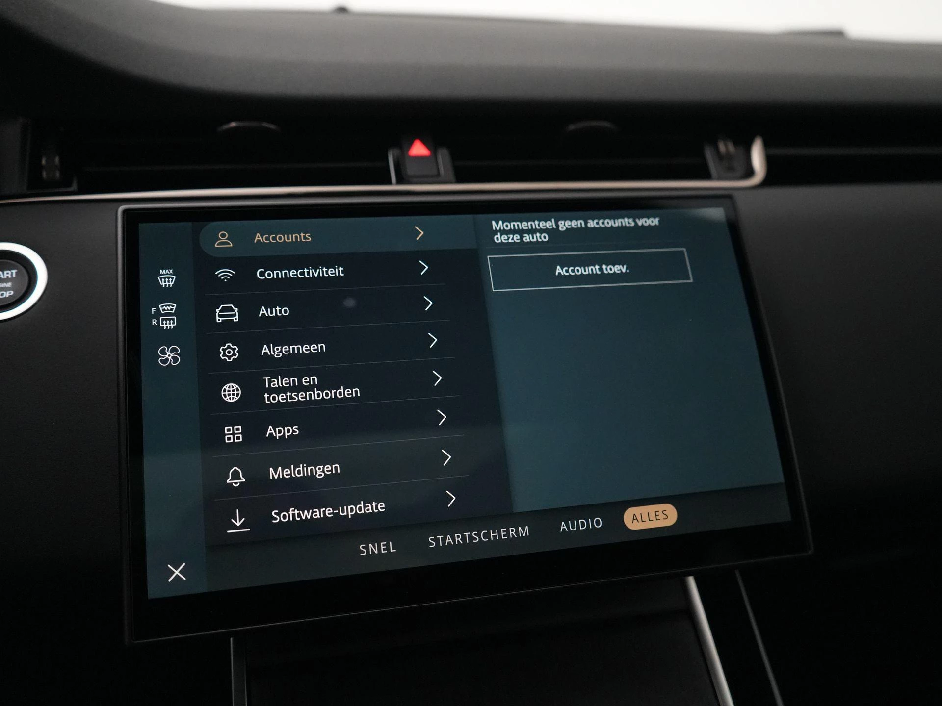 Land Rover-Range Rover Evoque-image-30