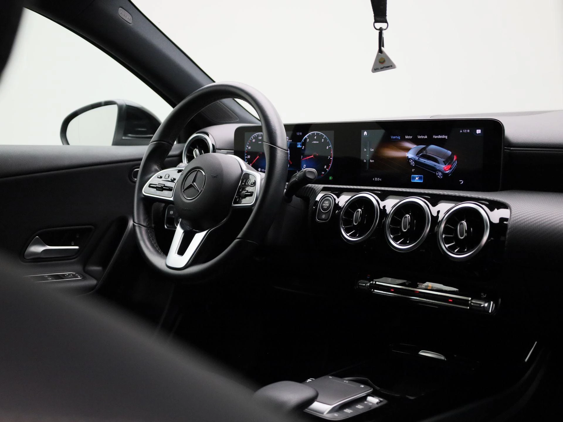 Mercedes-Benz-A-Klasse-image-34