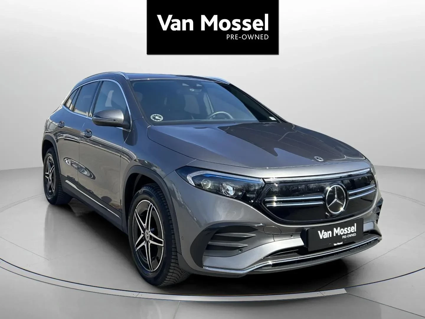 Mercedes-Benz-EQA-image-2