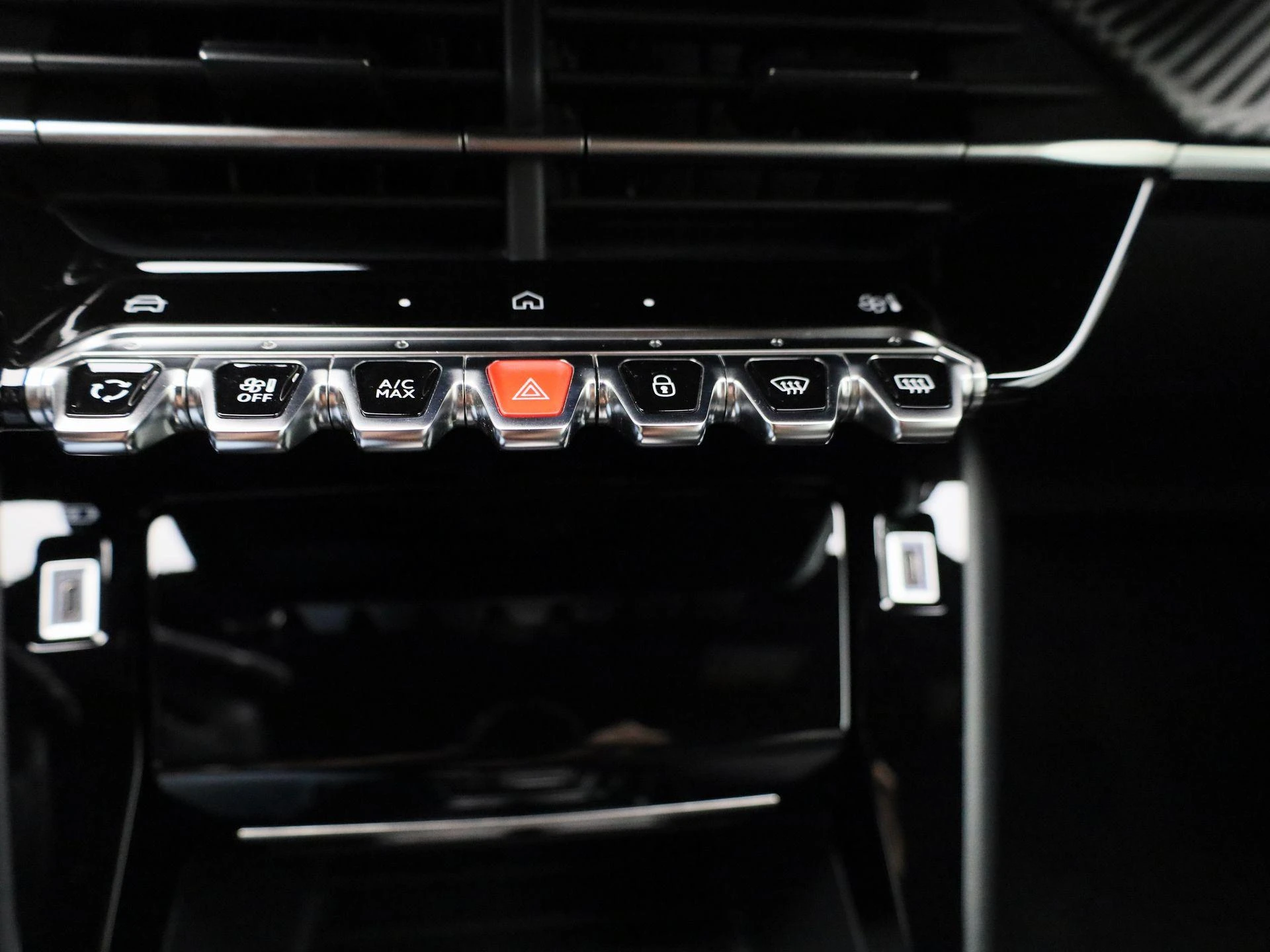 Peugeot-e-2008-image-22
