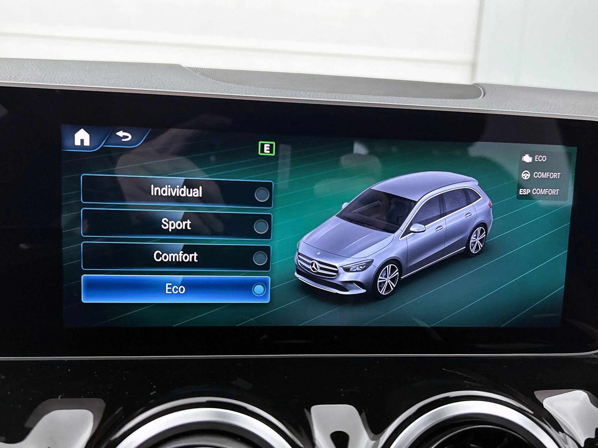 Mercedes-Benz-B-Klasse-image-10