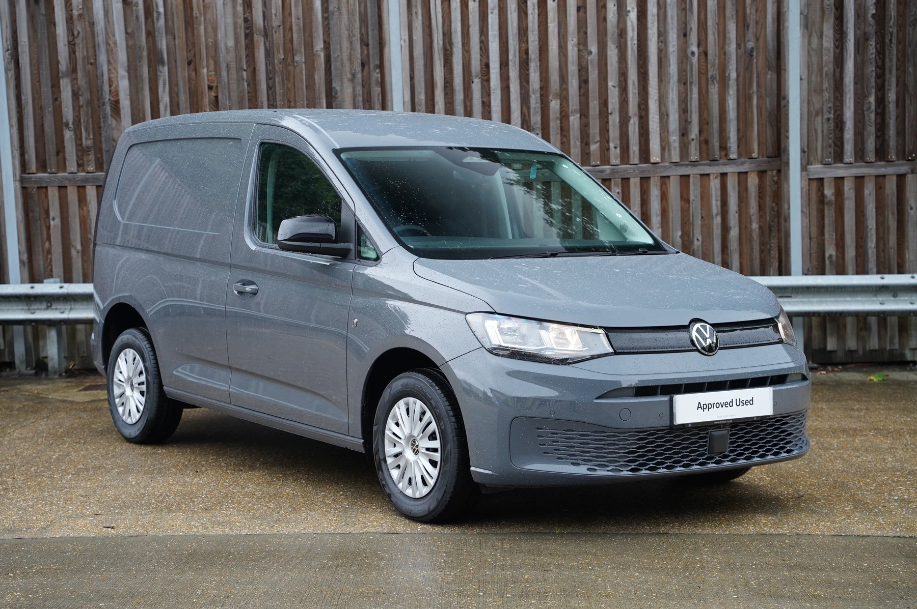 Volkswagen-Caddy-image-0