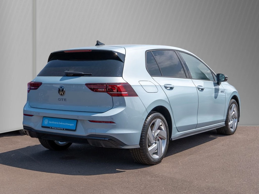 Volkswagen-Golf-image-3