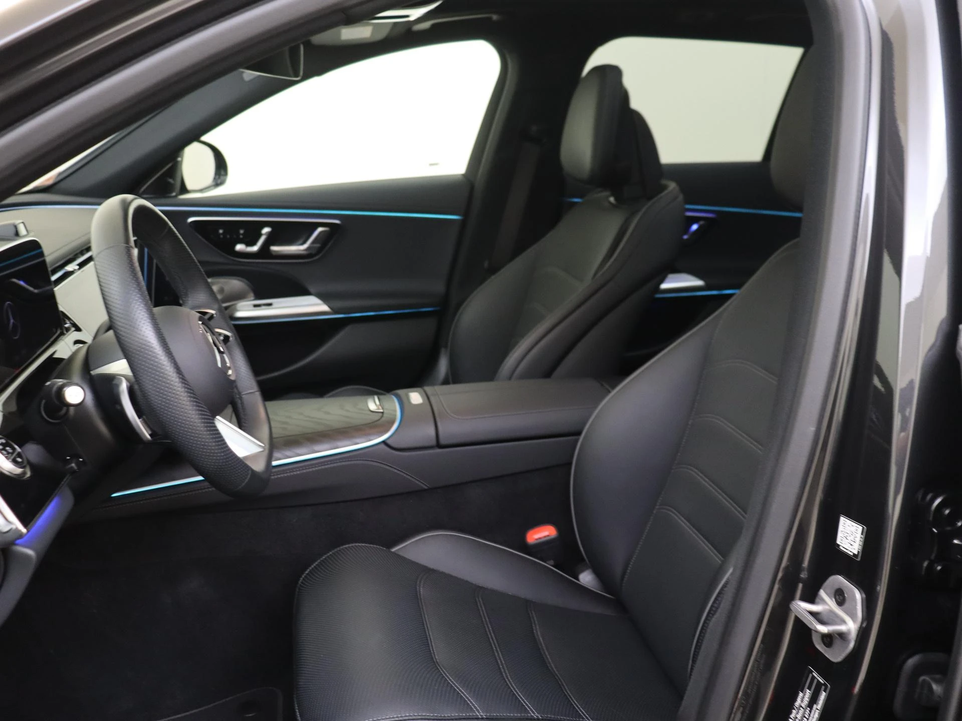 Mercedes-Benz-E-Klasse-image-10
