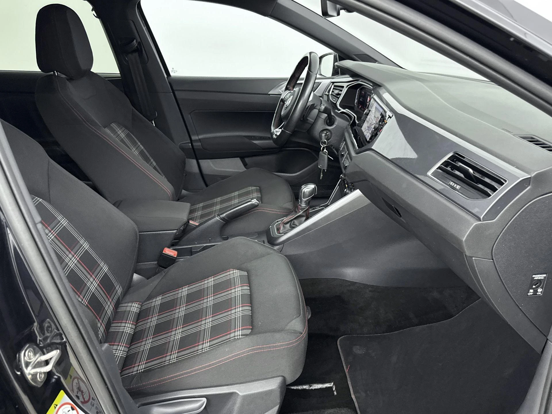 Volkswagen-Polo-image-26
