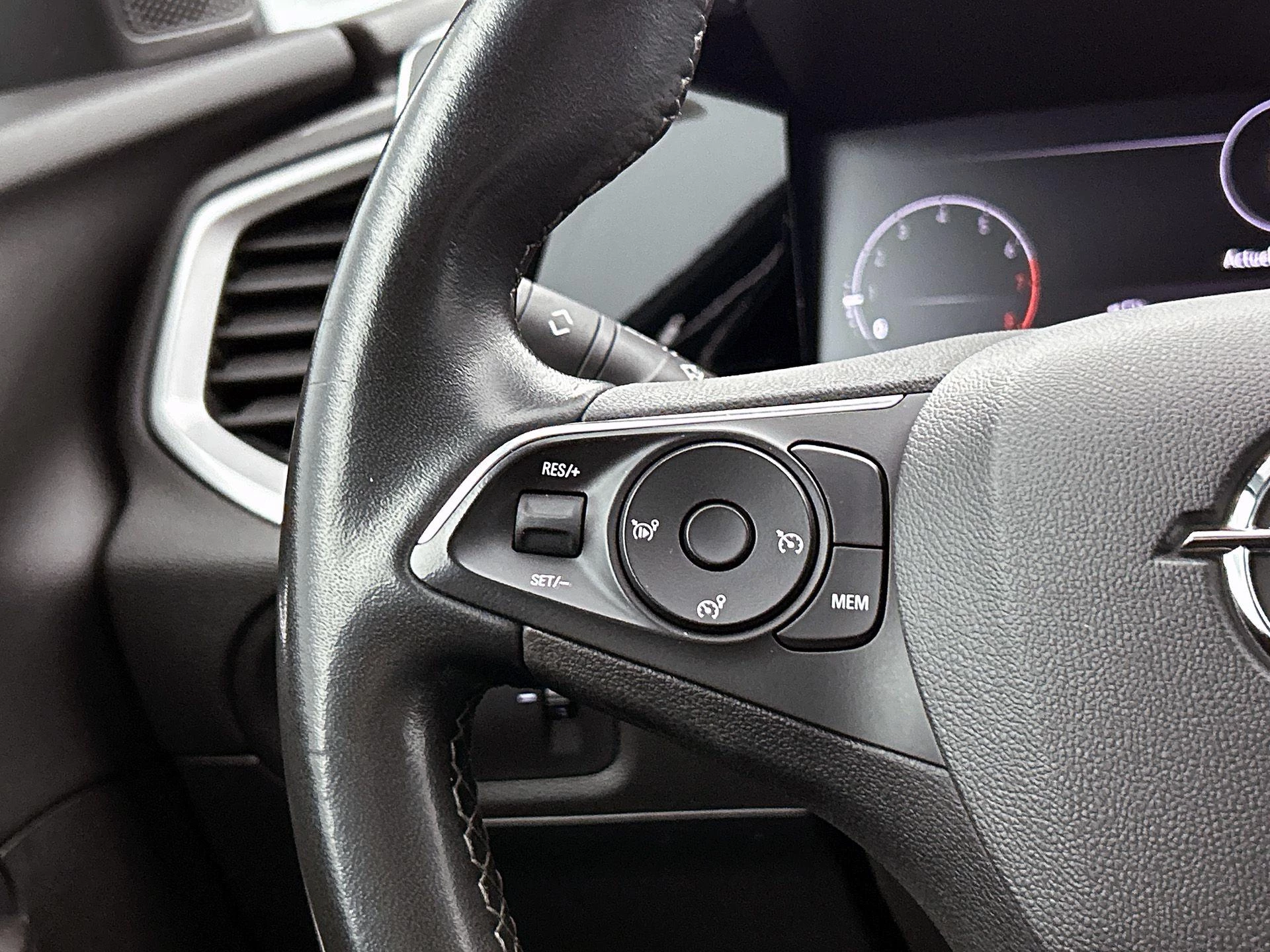 Opel-Grandland-image-5
