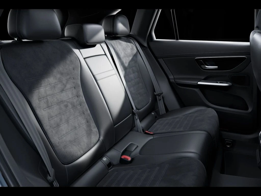 Mercedes-Benz-GLC 220 d-image-10