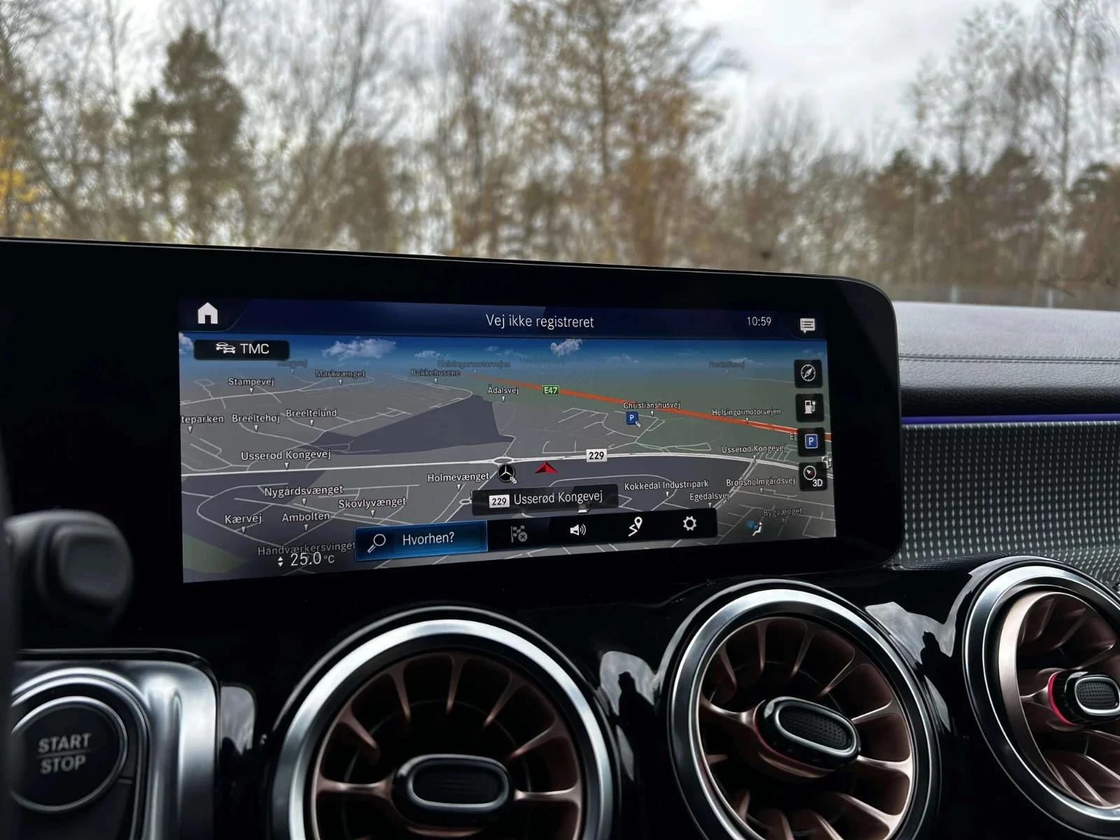 Mercedes-Benz-EQB-image-17