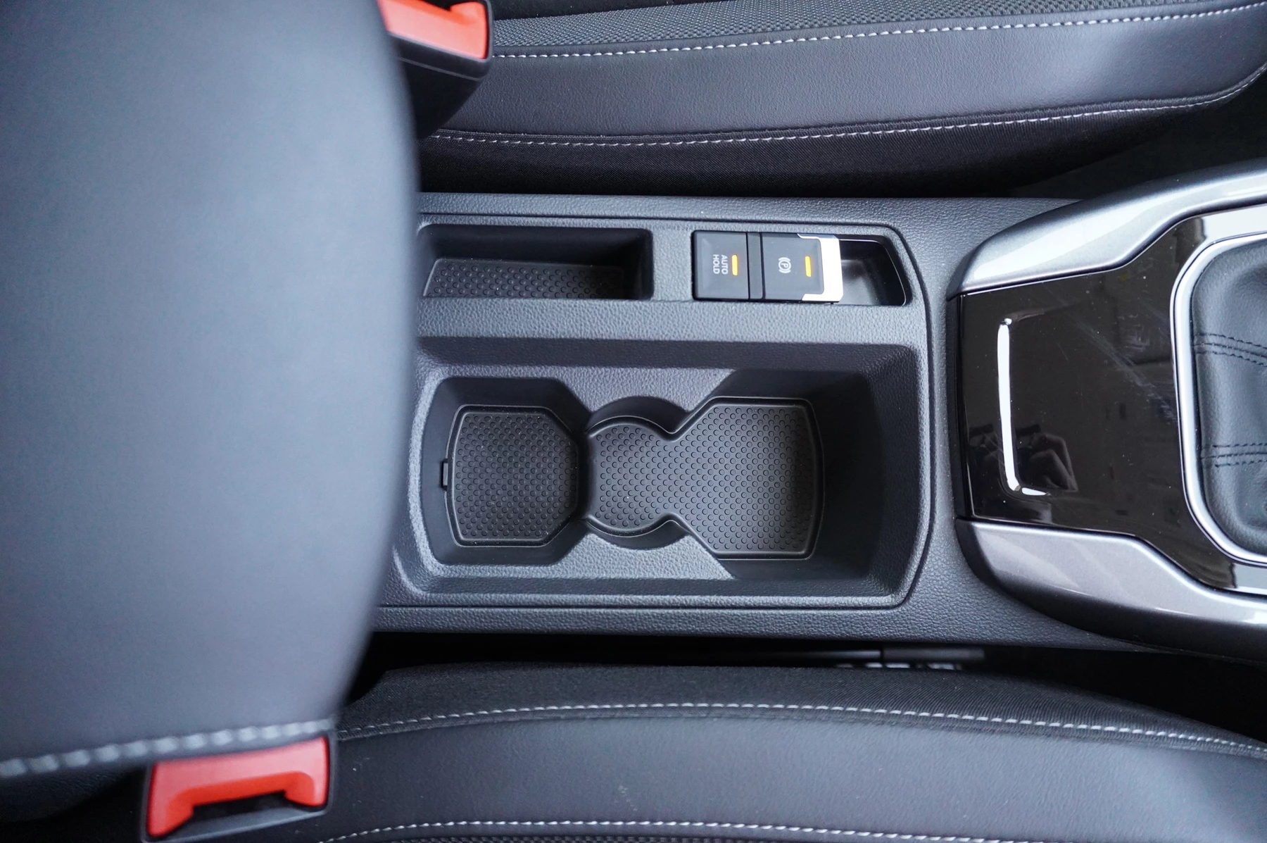 Volkswagen-T-Roc-image-29