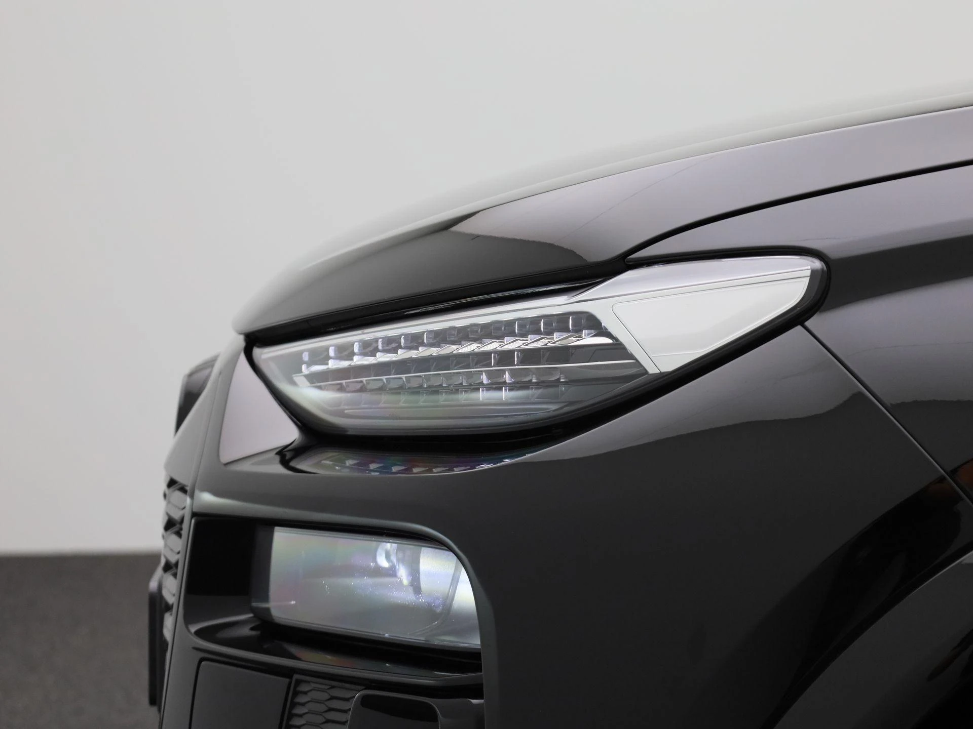 Audi-Q6 e-tron-image-15
