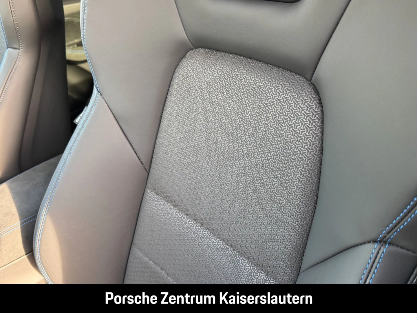 Porsche Macan GTS HA-Lenkung Head-Up Surround-View BOSE gts