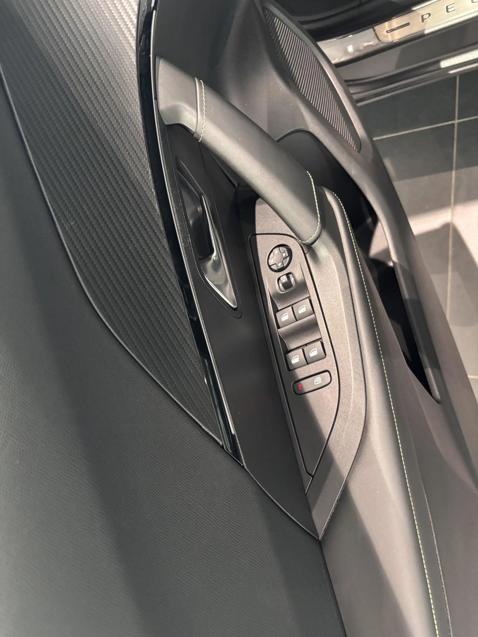 Peugeot-2008-image-10