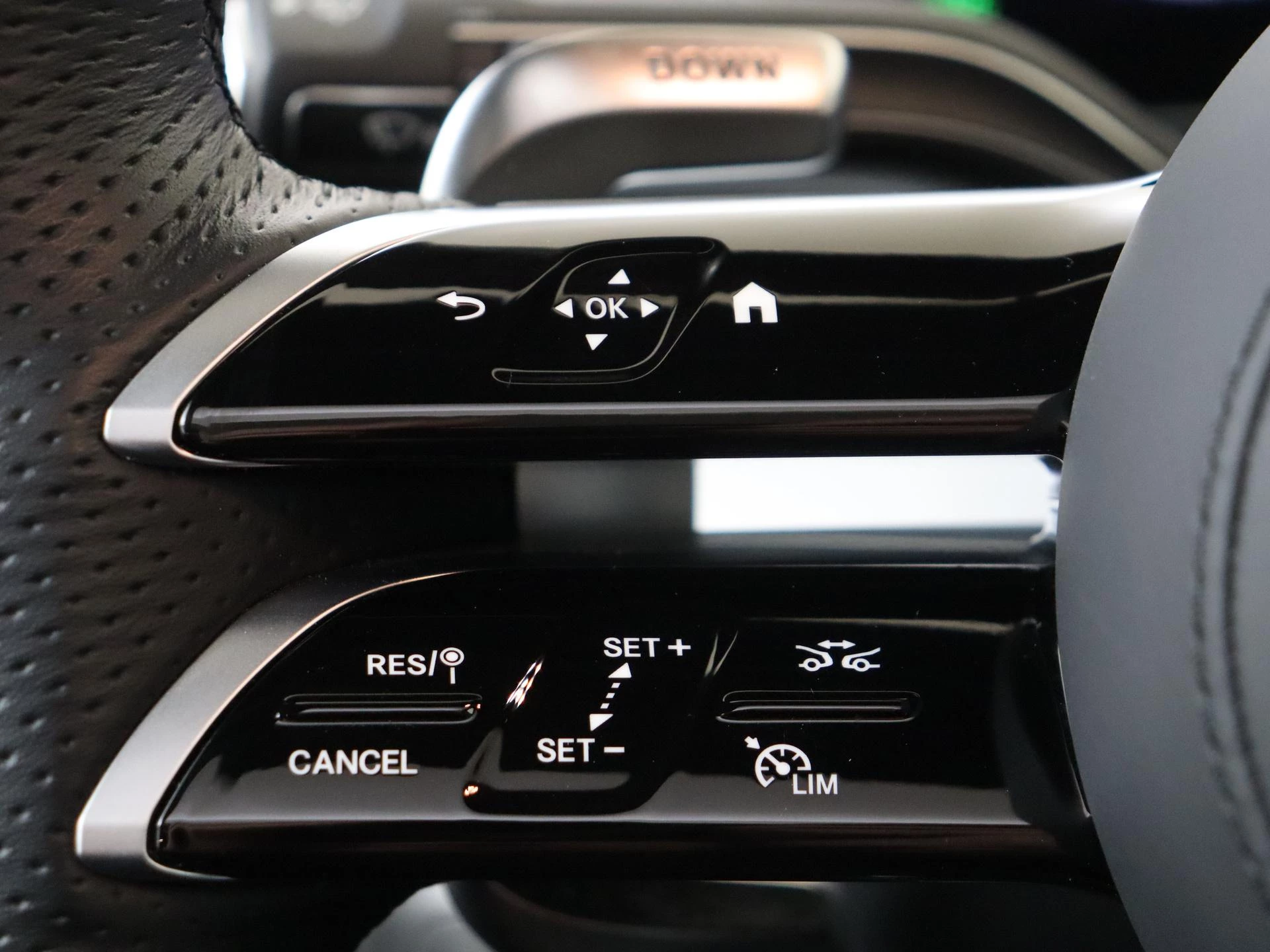 Mercedes-Benz-GLE-image-18