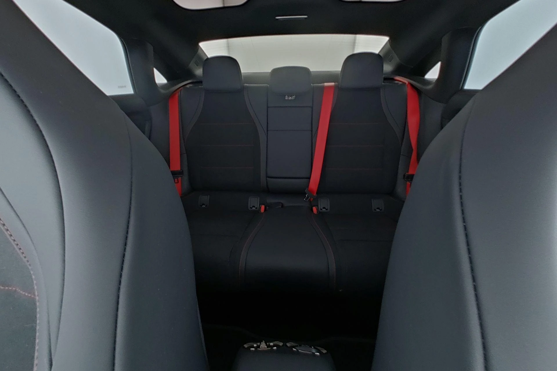 Mercedes-Benz-CLA-image-16