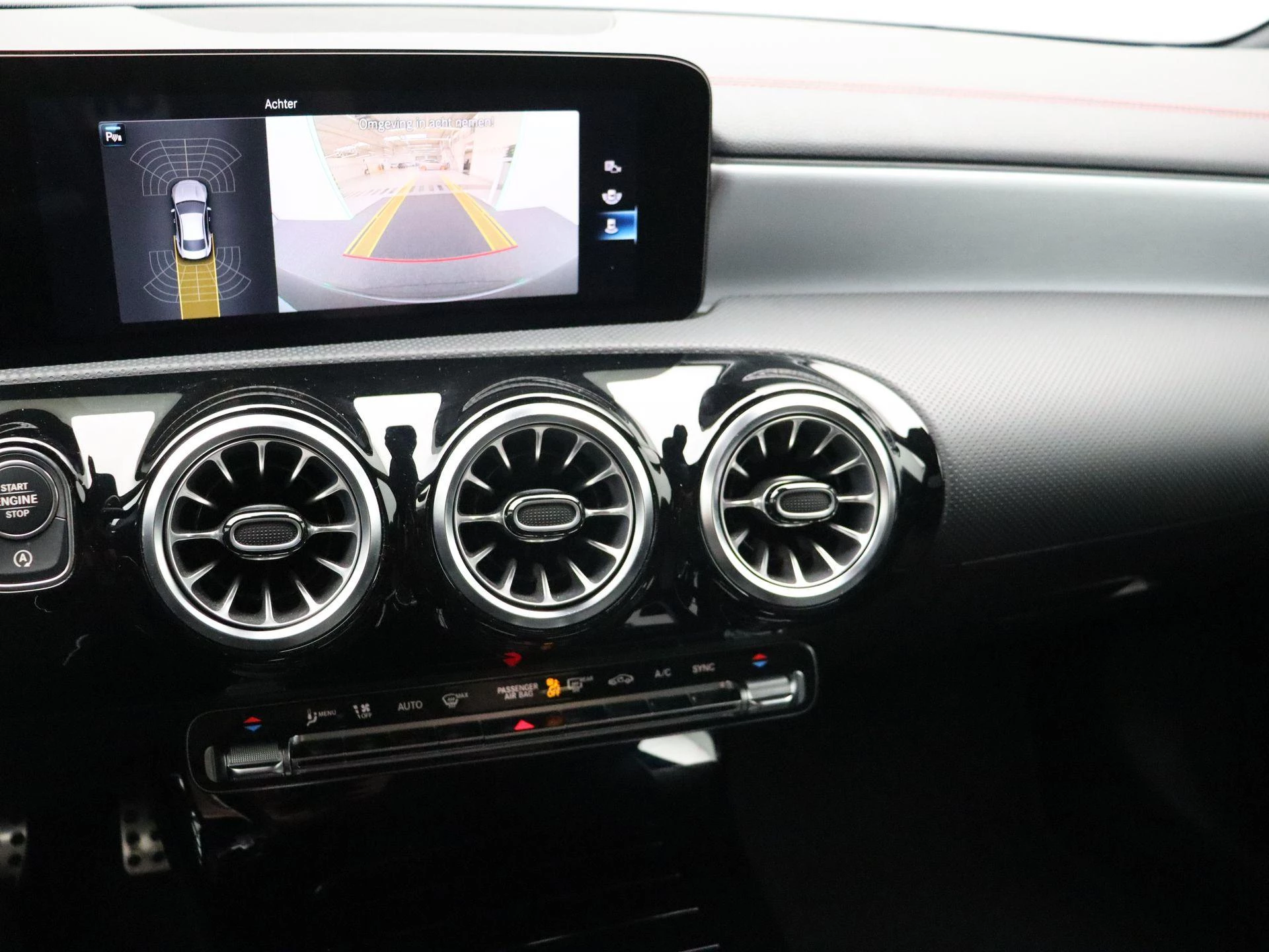 Mercedes-Benz CLA 200 AMG Line + PANO DAK + MULTIBEAM LED + CARPLAY +