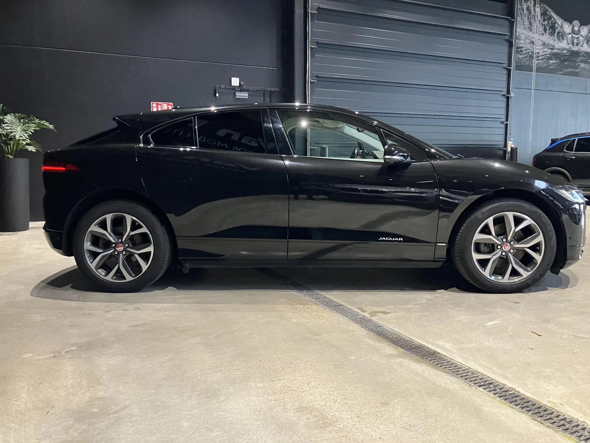 Jaguar-I-PACE-image-3