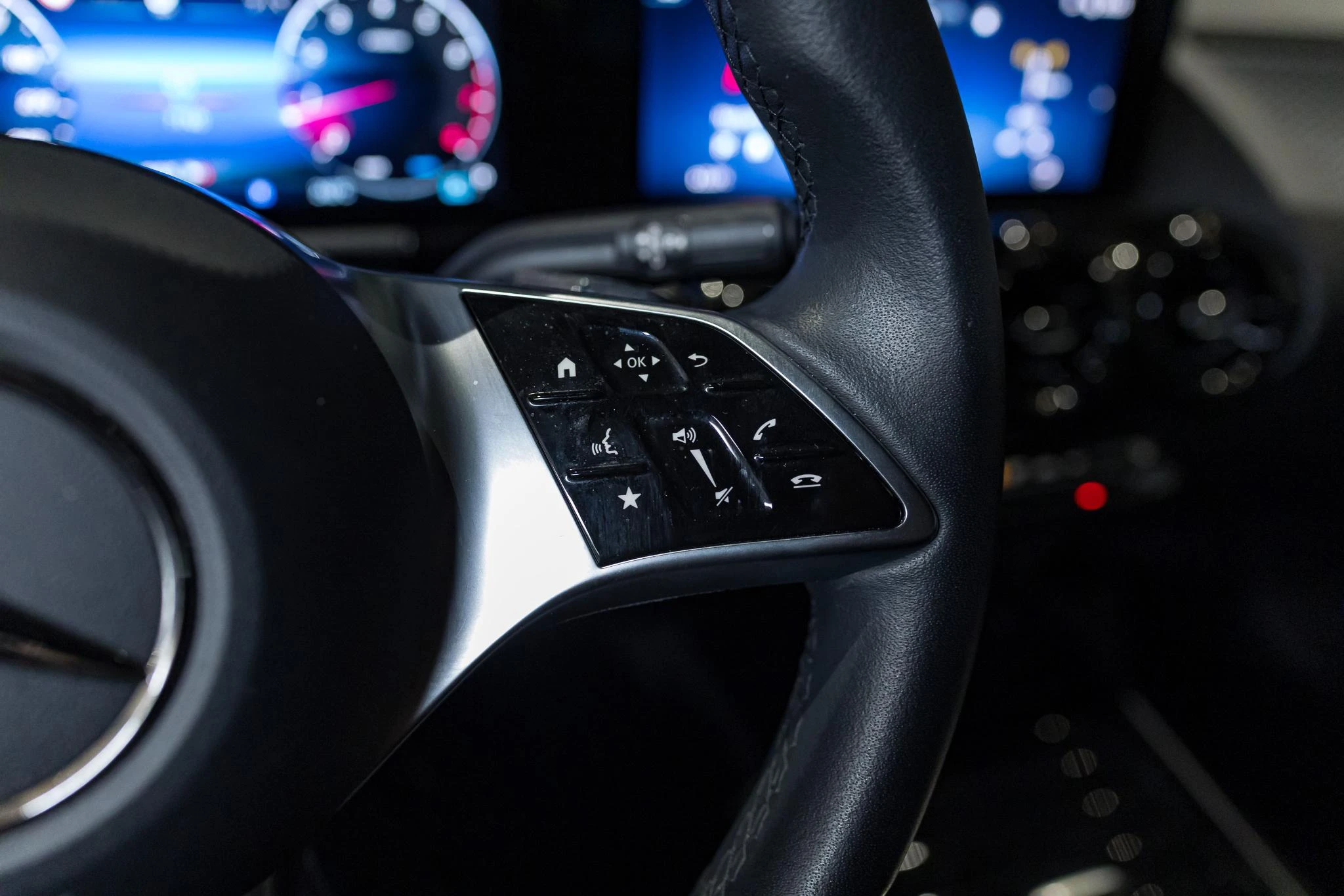 Mercedes-Benz-GLA-image-24