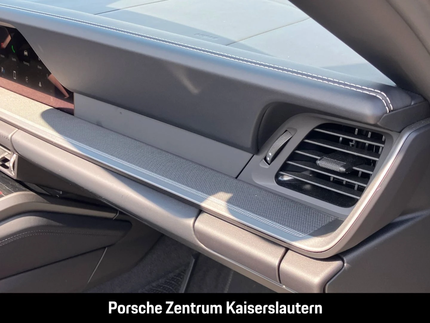 Porsche 911 992 Carrera Cabrio Sportabgas Surround-View carrera