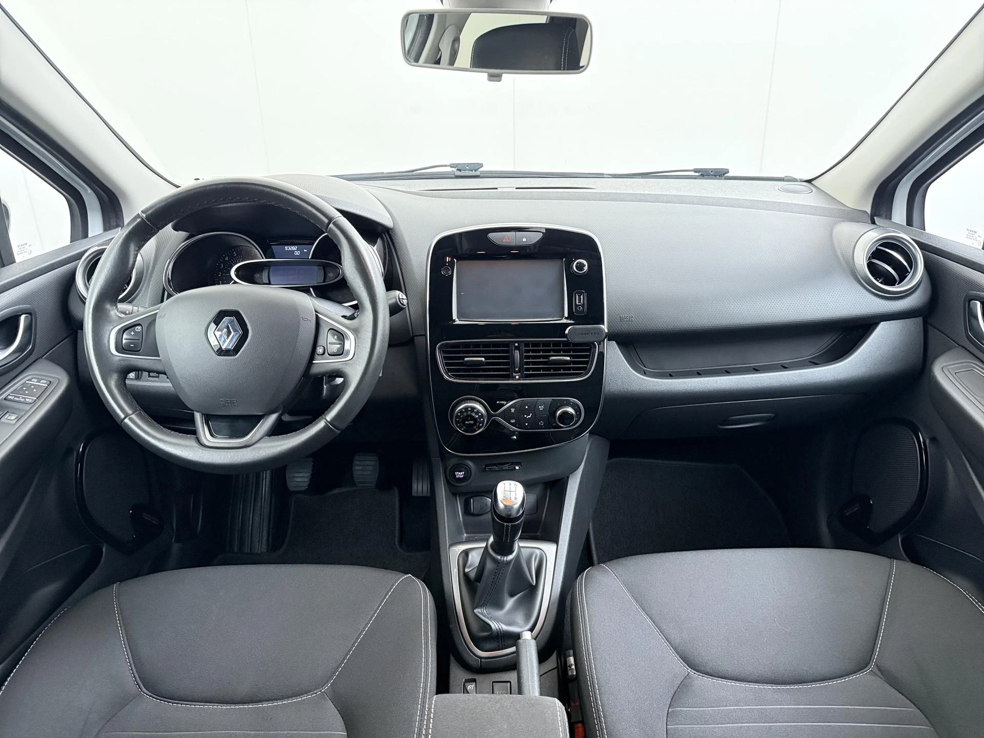 Renault-Clio-image-5