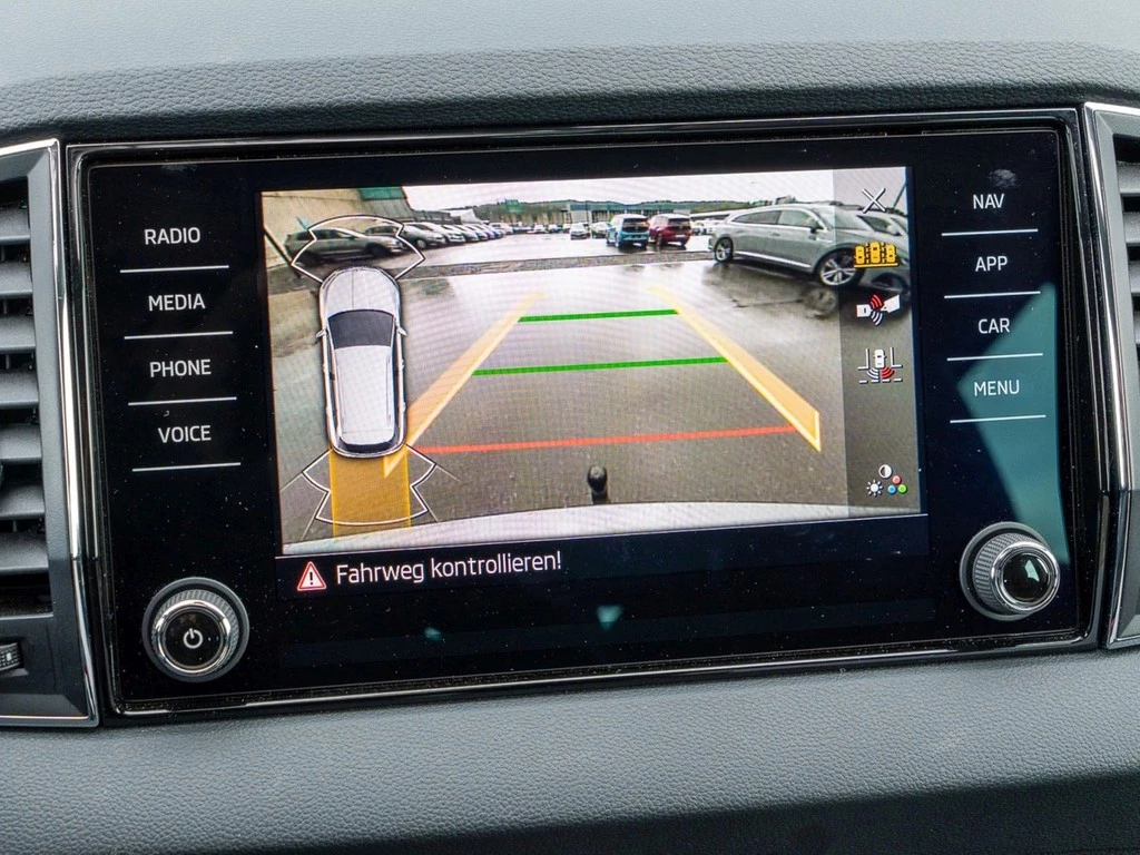 Škoda Karoq 1.5 TSI DSG Tour Matrix, AHK, Navi