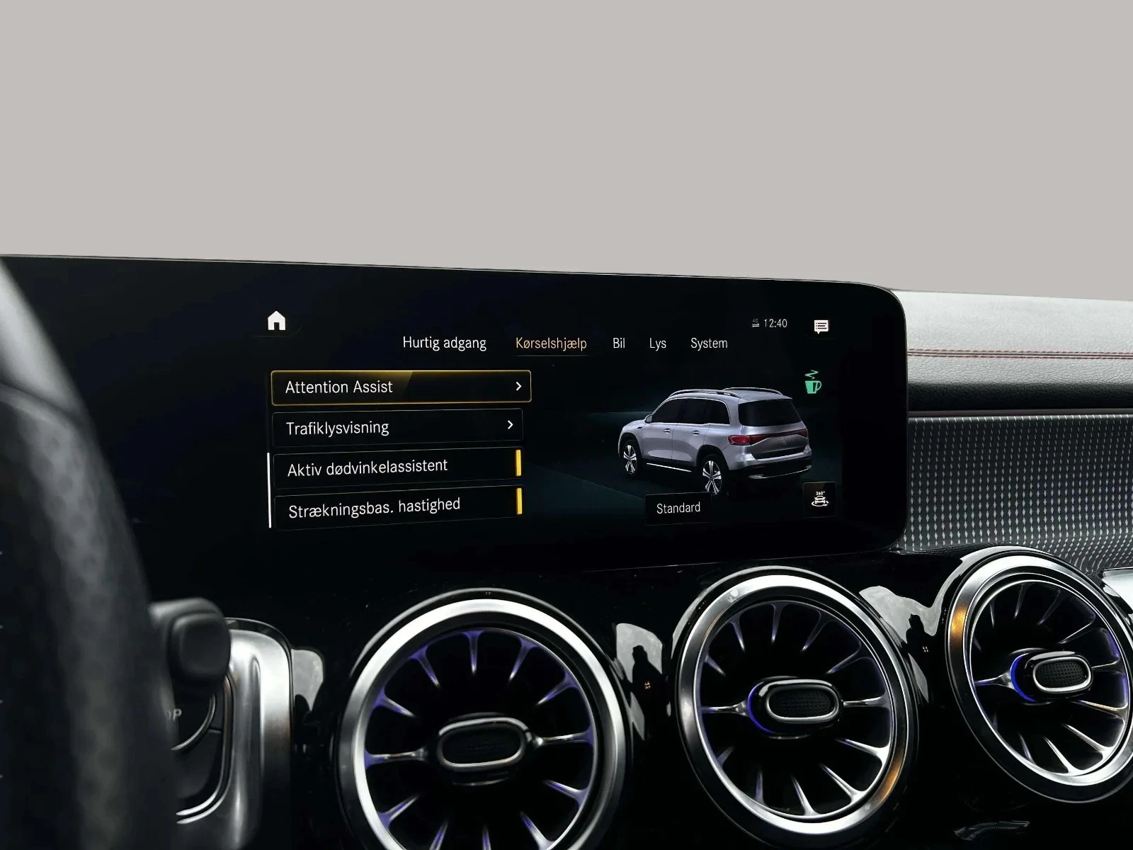 Mercedes-Benz-EQB-image-19