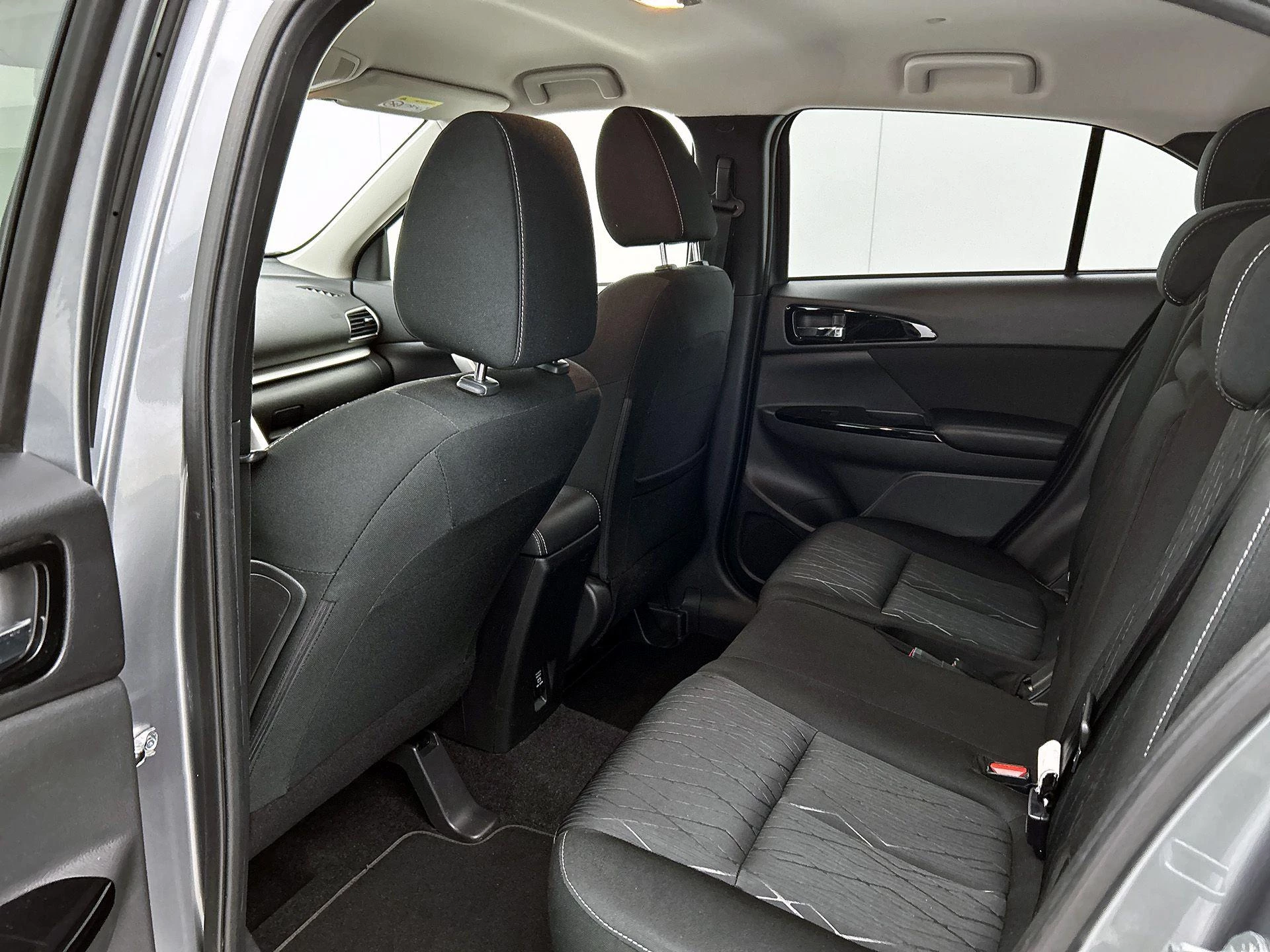 Mitsubishi-Eclipse Cross-image-26