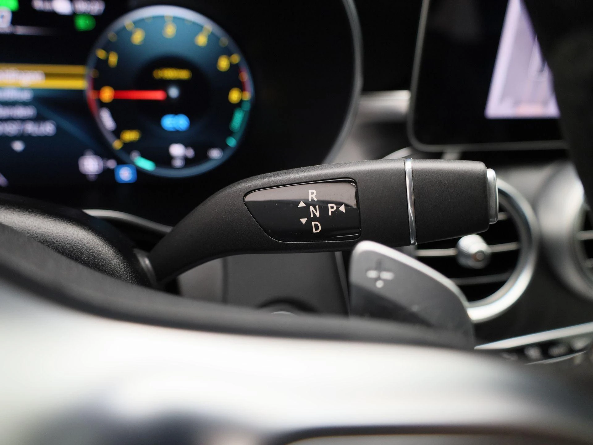 Mercedes-Benz-C-Klasse-image-20