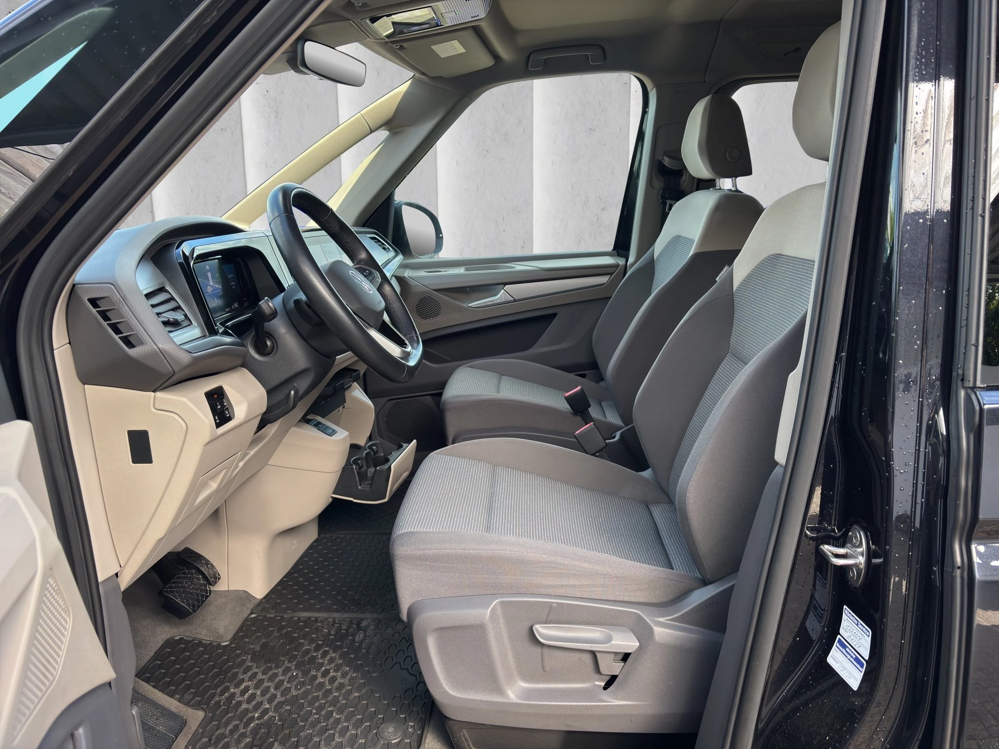Volkswagen Multivan T7 2.0 TDI GJR*NAVI*KLIMA*LMF*LED* PDC*7-SITZER