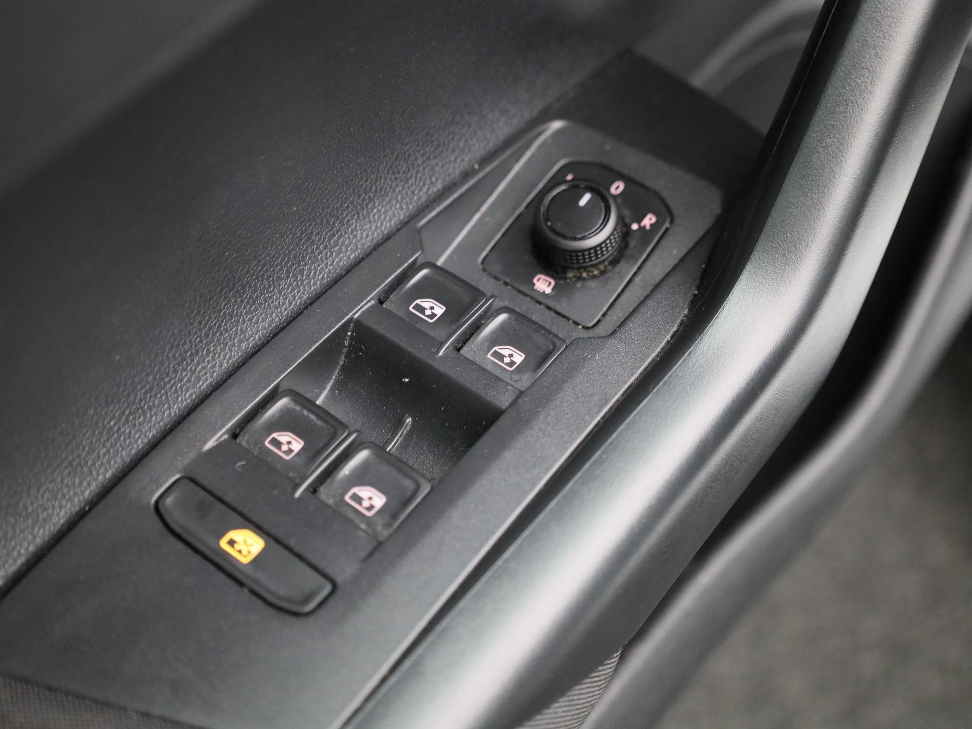 Volkswagen-Polo-image-28