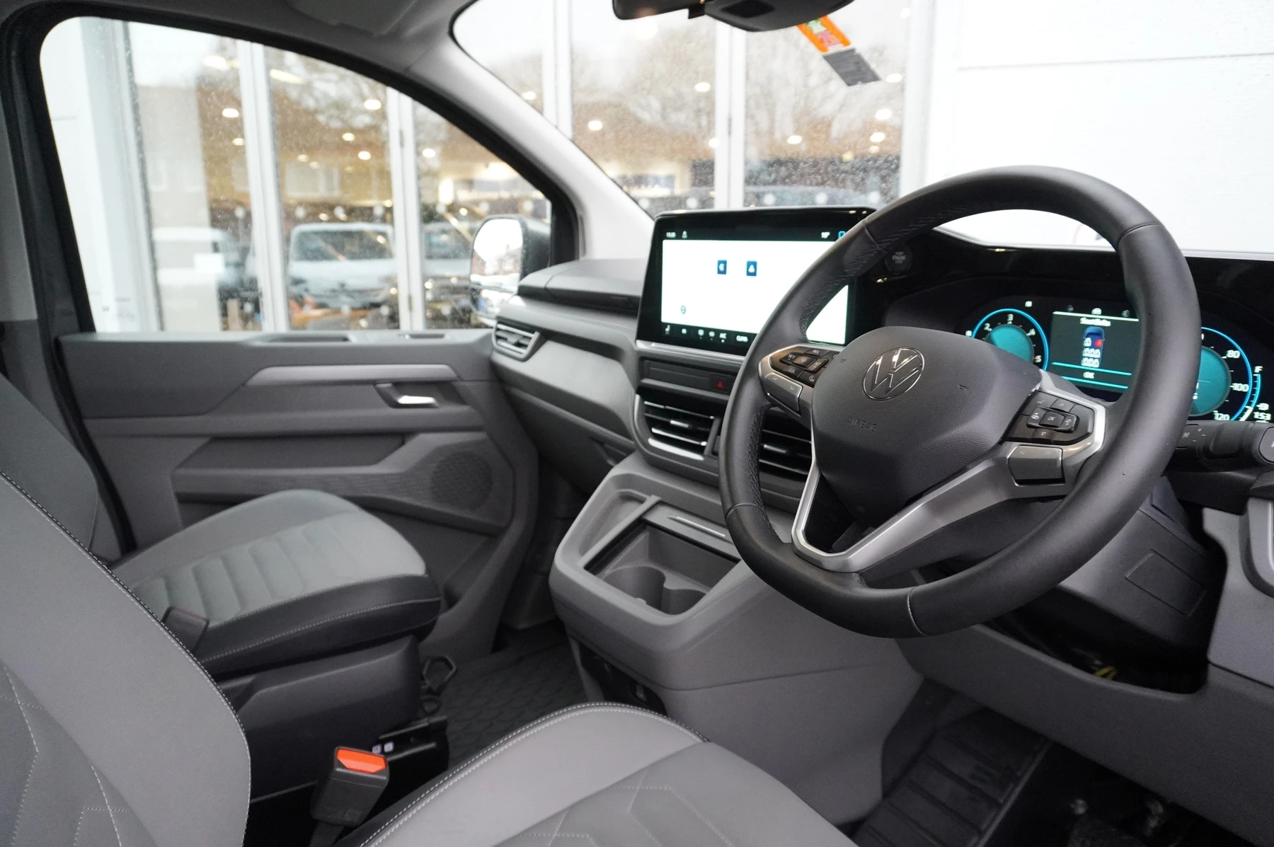 Volkswagen-Transporter-image-5