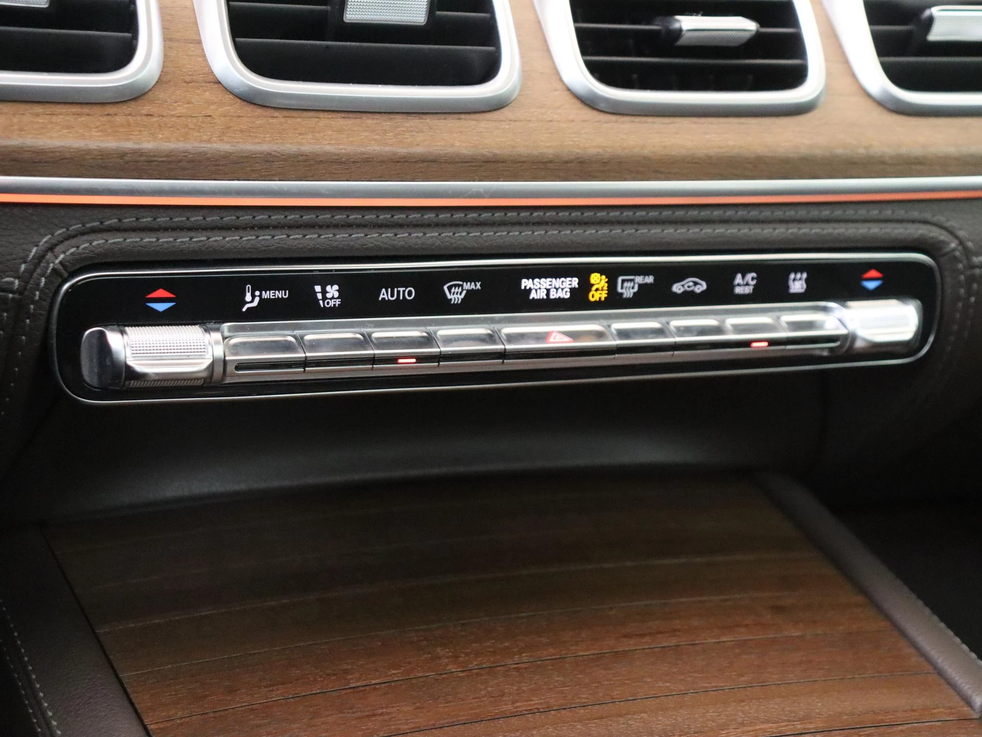Mercedes-Benz-GLE-image-20