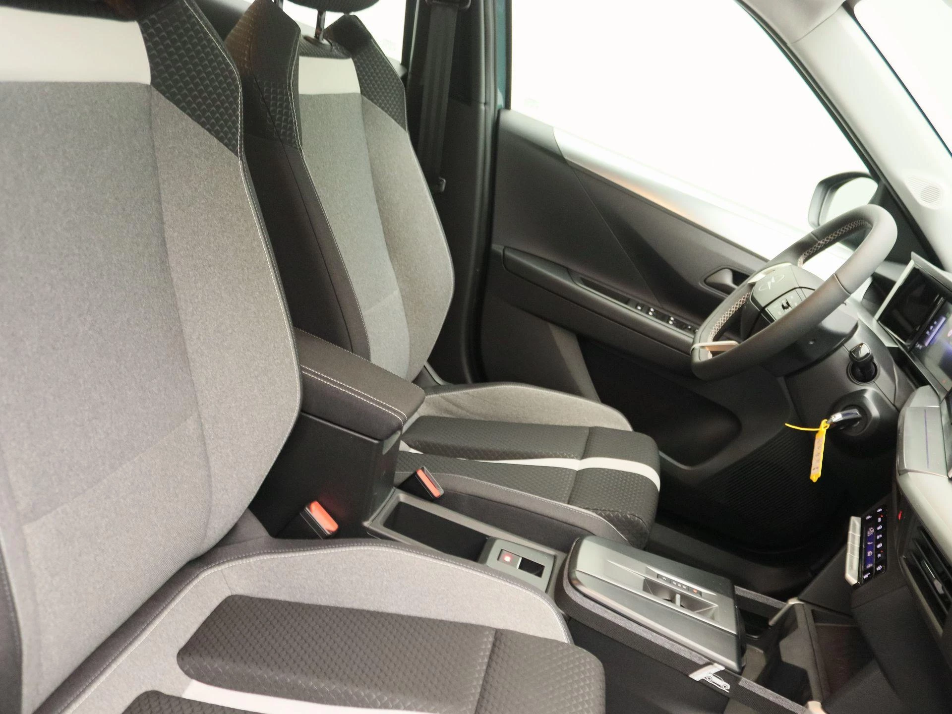 Opel-Frontera-image-21