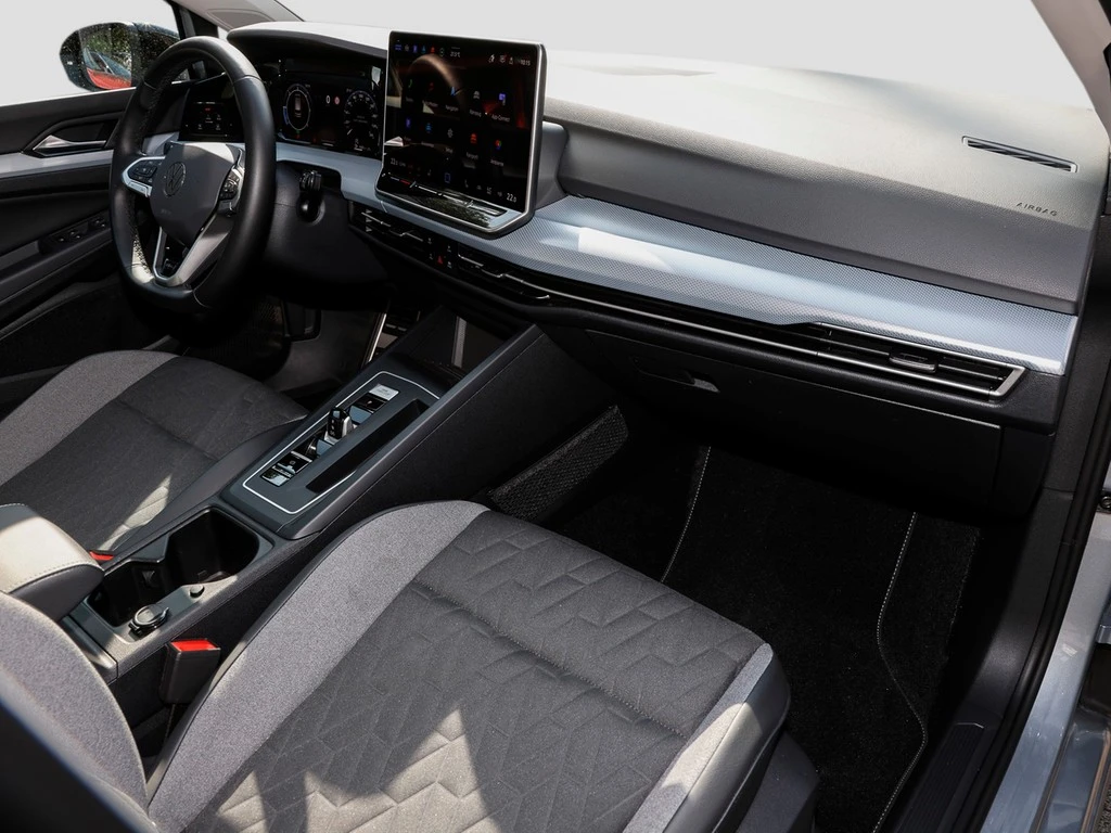 Volkswagen-Golf-image-7