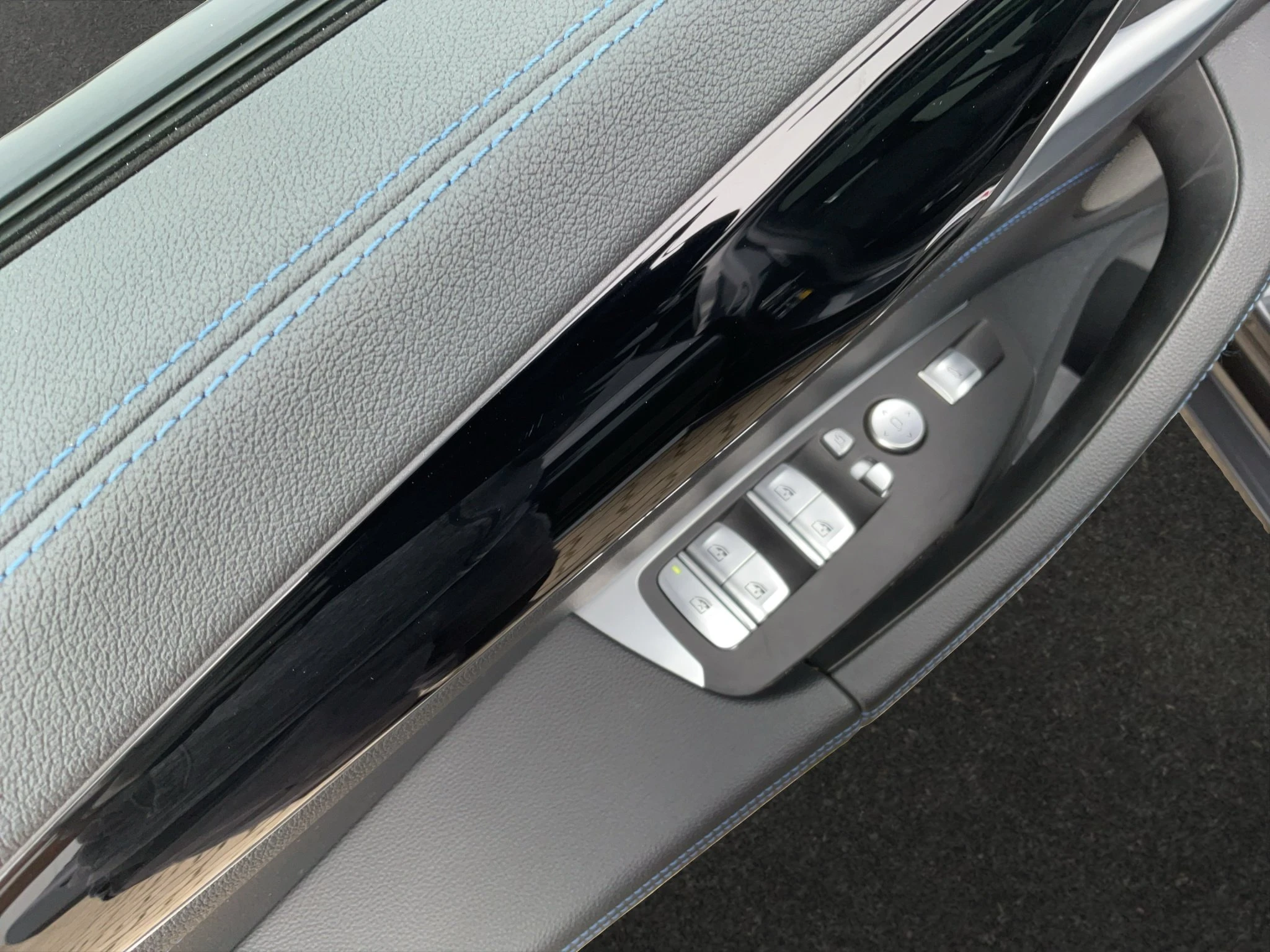 BMW-iX3-image-16