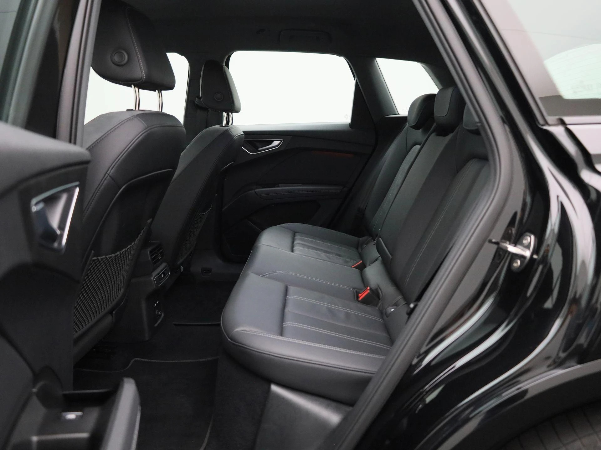 Audi-Q4 e-tron-image-11